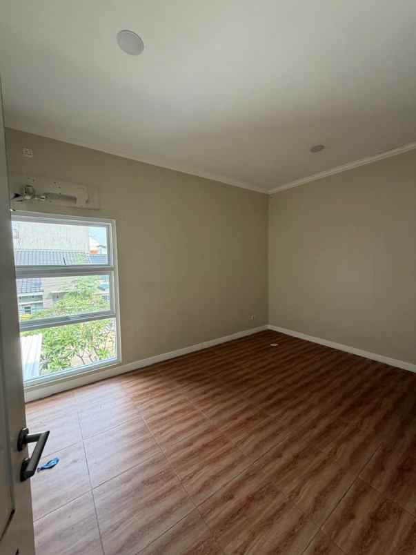 dijual rumah perumahan eramas 2000