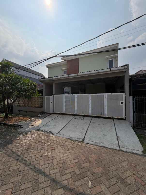 dijual rumah perumahan eramas 2000