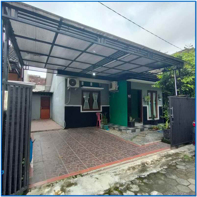 dijual rumah perumahan graha