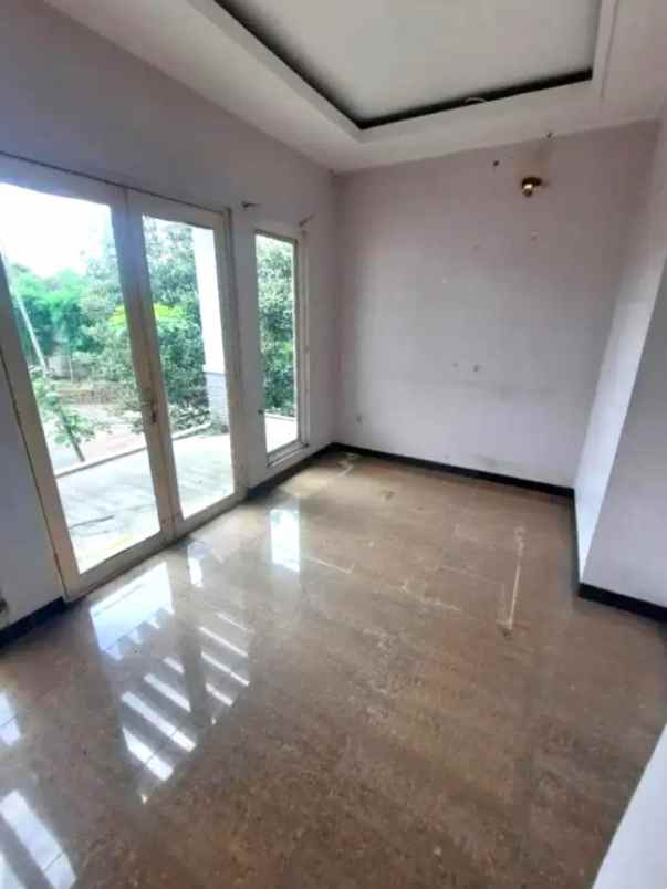 dijual rumah perumahan green park