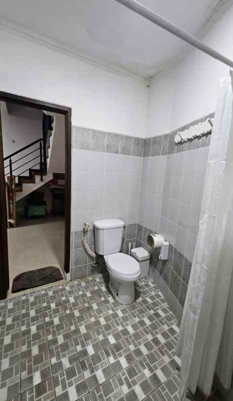 dijual rumah perumahan kota legenda