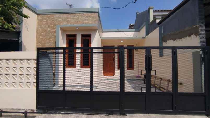 dijual rumah perumahan permata biru