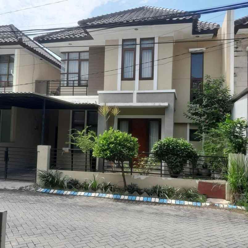 dijual rumah perumahan sakura residence