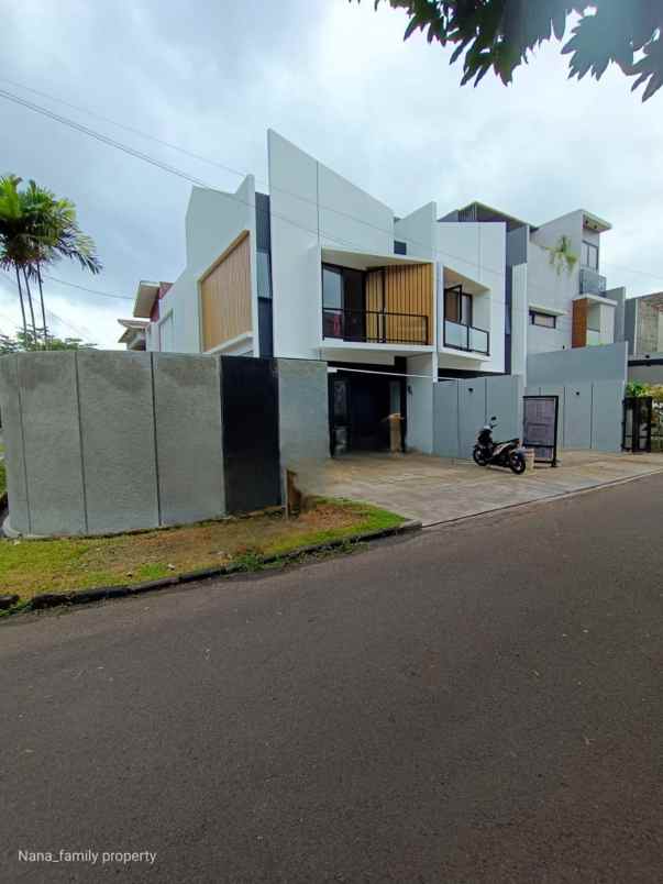 dijual rumah pesanggrahan