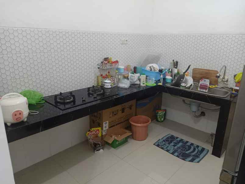 dijual rumah plamongan indah