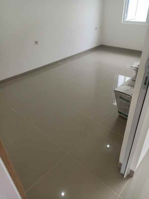 dijual rumah plamongan indah