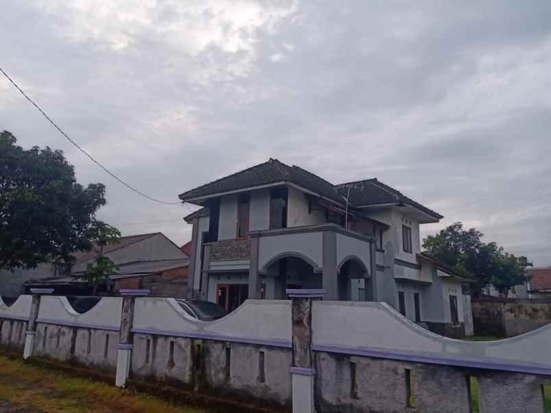 dijual rumah polehan