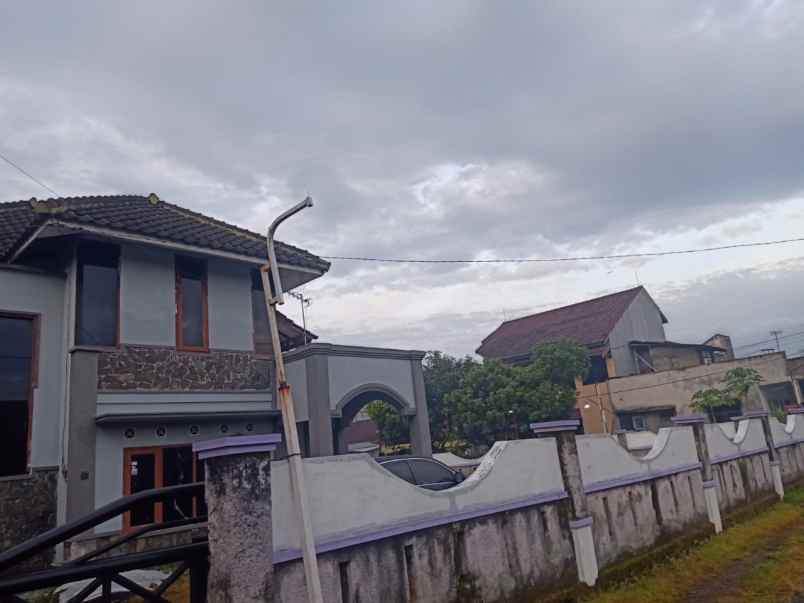 dijual rumah polehan