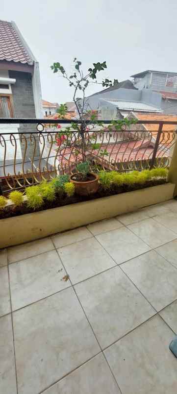 dijual rumah pondok bambu