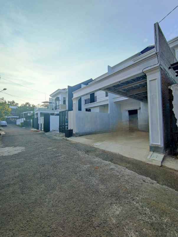 dijual rumah pondok bambu