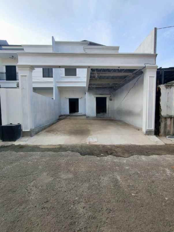 dijual rumah pondok bambu