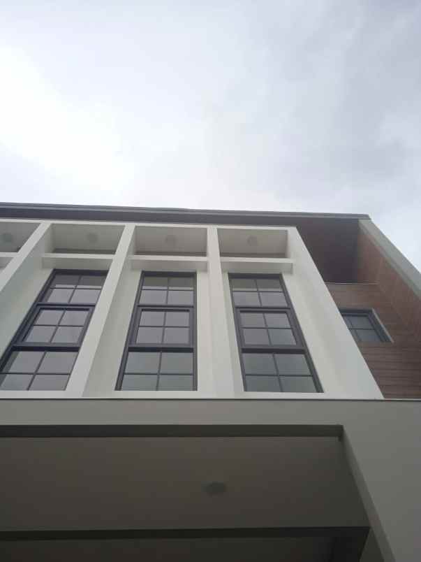 dijual rumah pondok hijau setiabudi