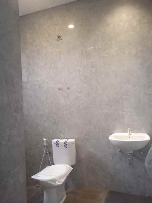 dijual rumah pondok hijau setiabudi