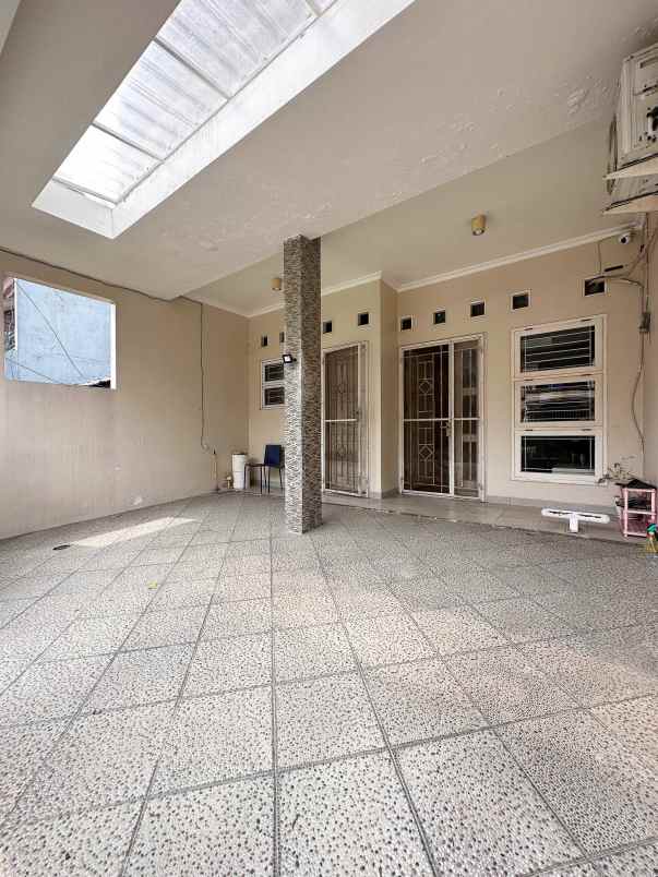 dijual rumah pondok kelapa