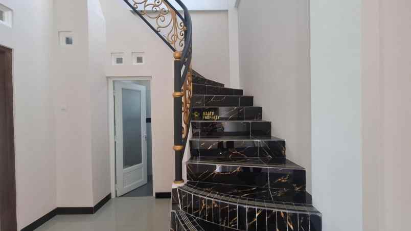 dijual rumah potorono kec banguntapan