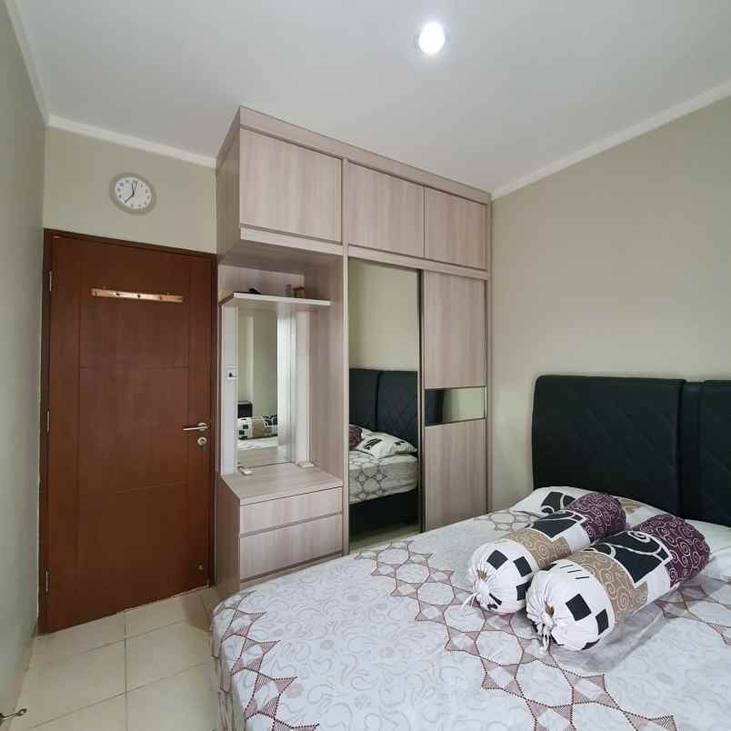 dijual rumah premier serenity
