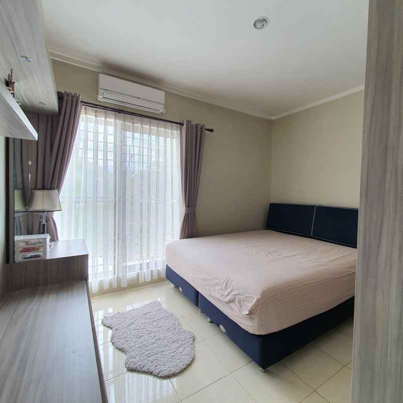dijual rumah premier serenity