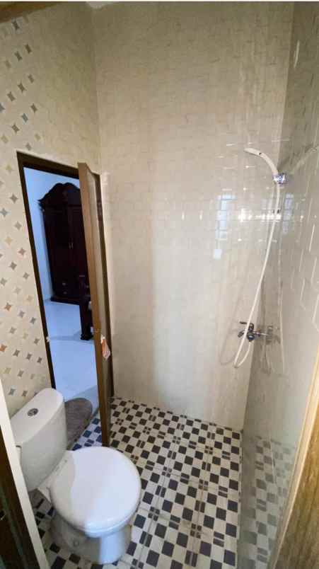 dijual rumah puri 88