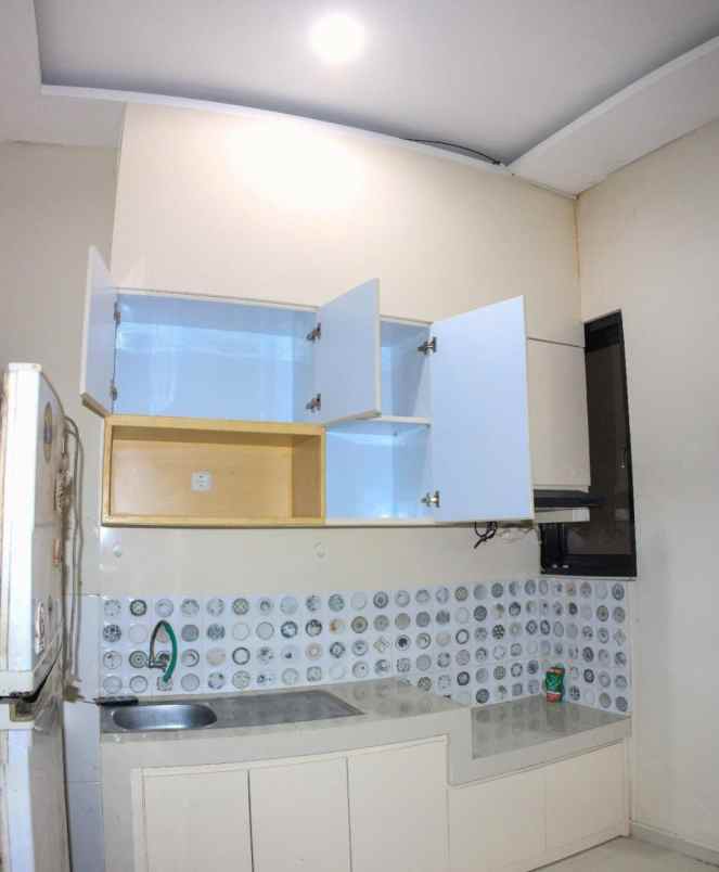 dijual rumah puri 88