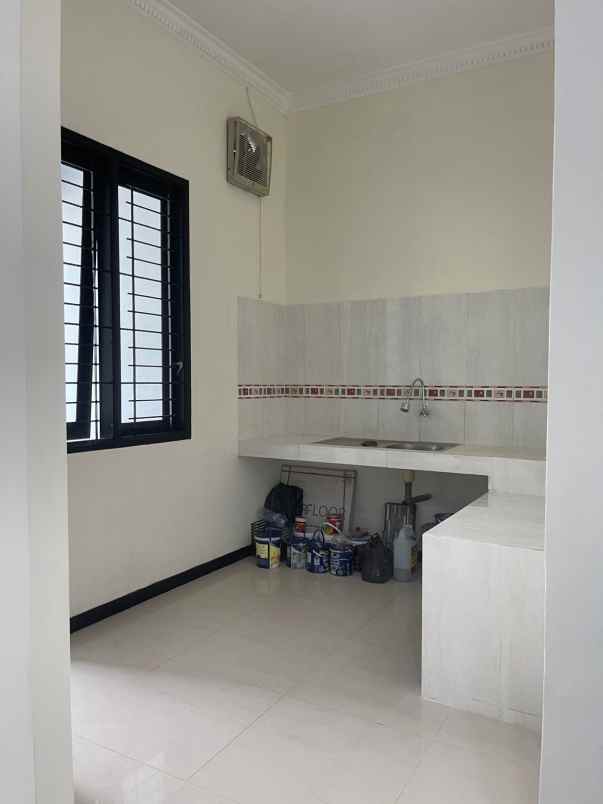 dijual rumah puri asri pakuwon city