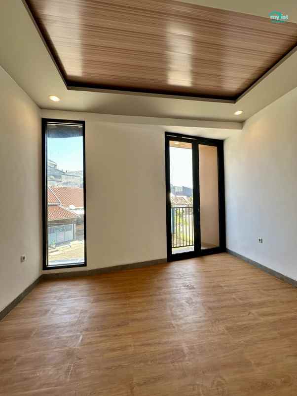 dijual rumah purimas