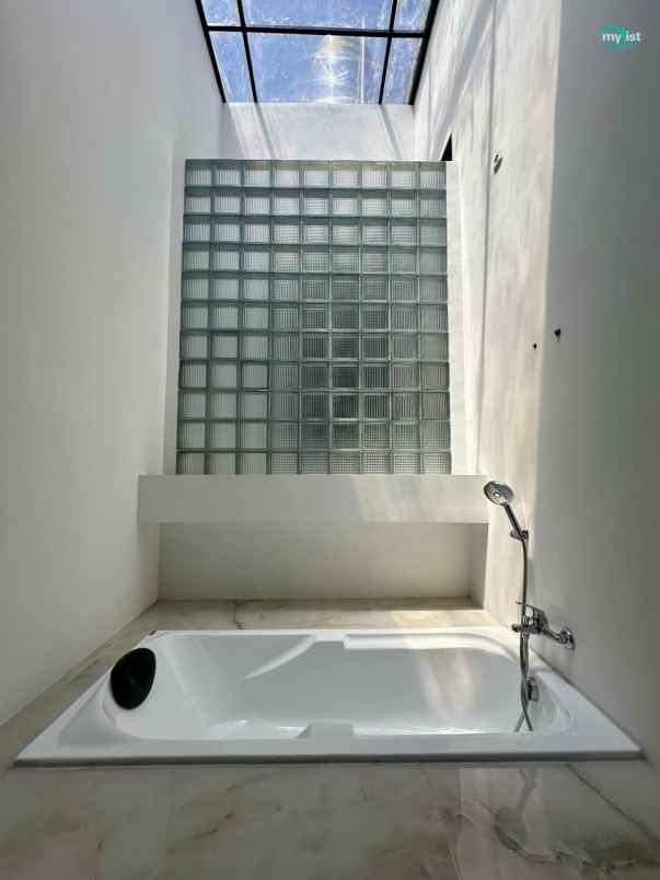 dijual rumah purimas