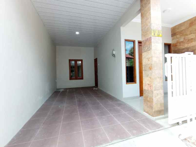 dijual rumah purwomartani