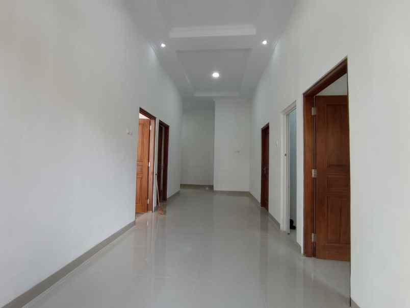 dijual rumah purwomartani