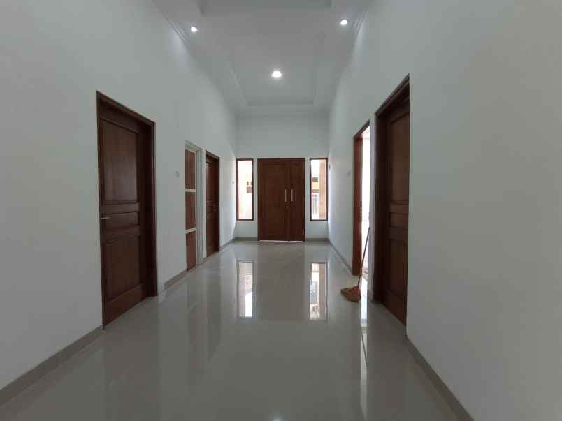 dijual rumah purwomartani