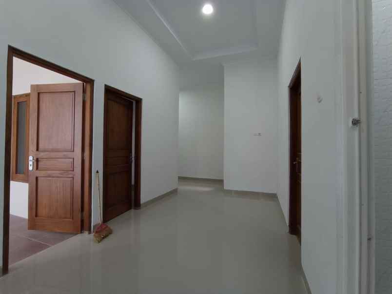 dijual rumah purwomartani