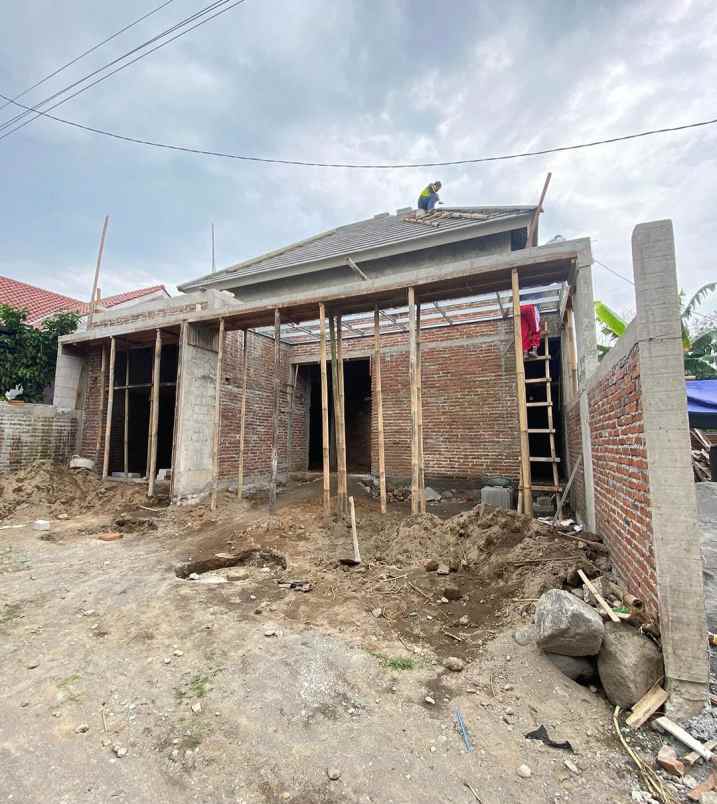 dijual rumah purwomartani kalasan