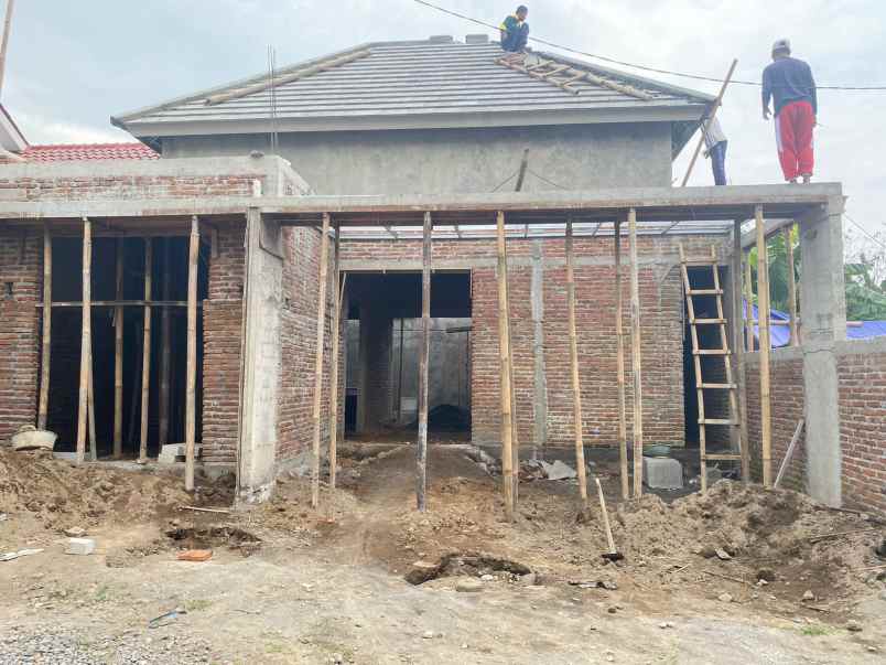 dijual rumah purwomartani kalasan