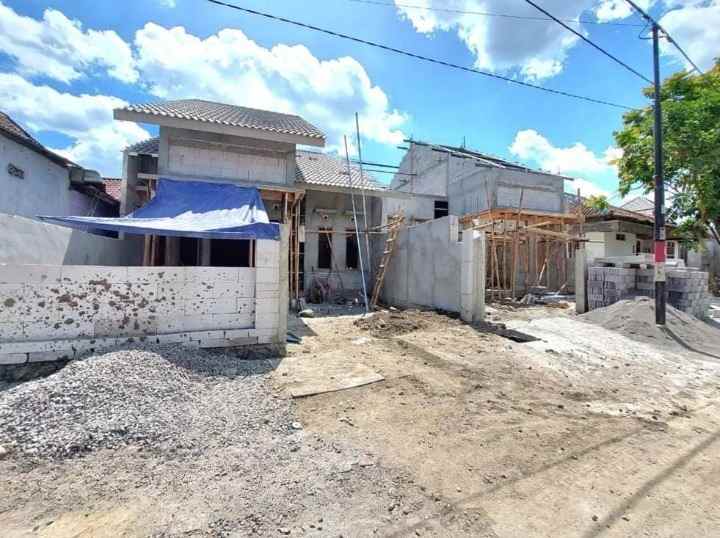 dijual rumah purwomartani kalasan