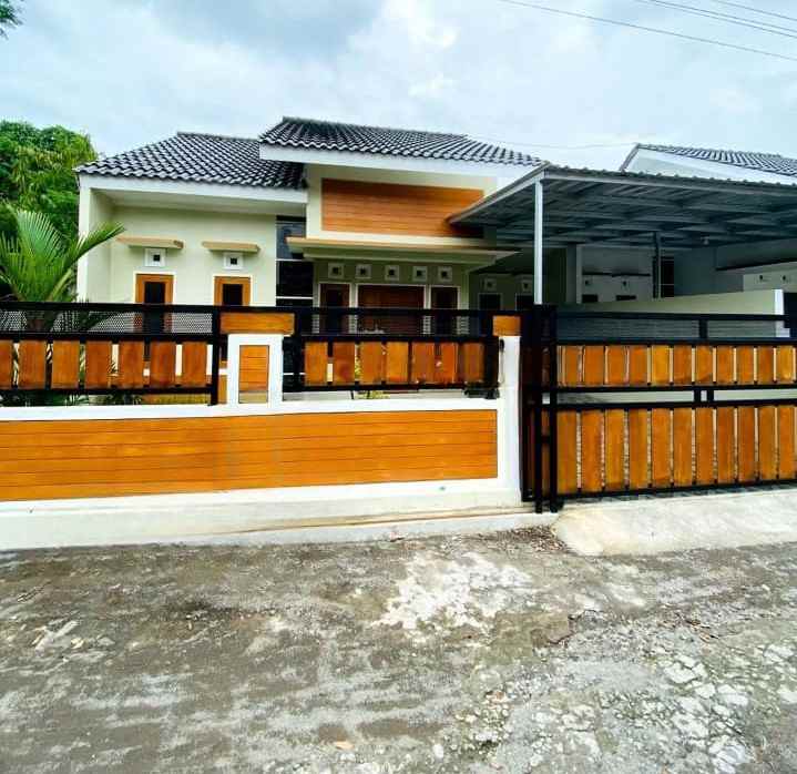 dijual rumah purwomartani kalasan