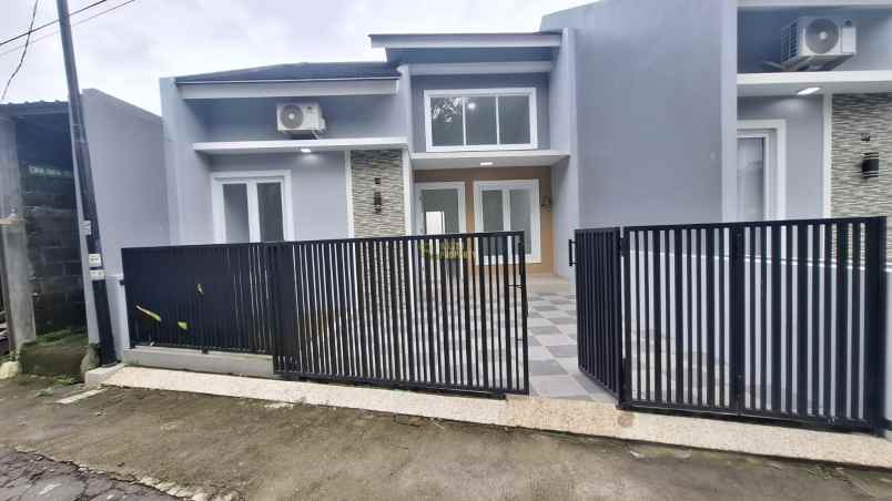 dijual rumah purwomartani kalasan