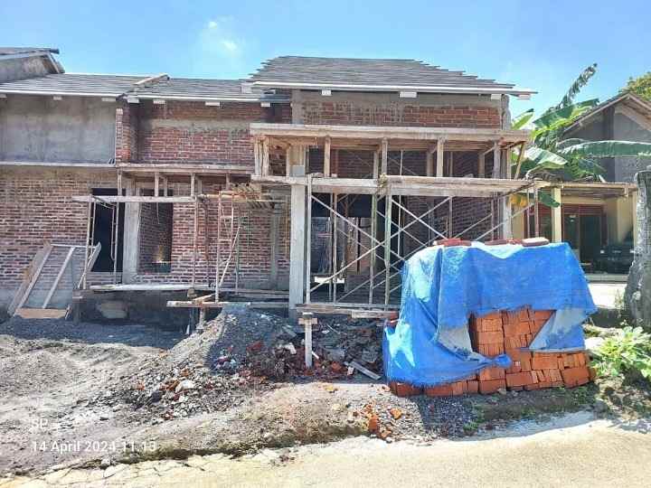 dijual rumah purwomartani kec kalasan