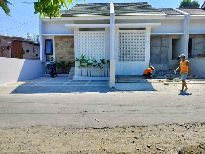 dijual rumah purwomartani kec kalasan