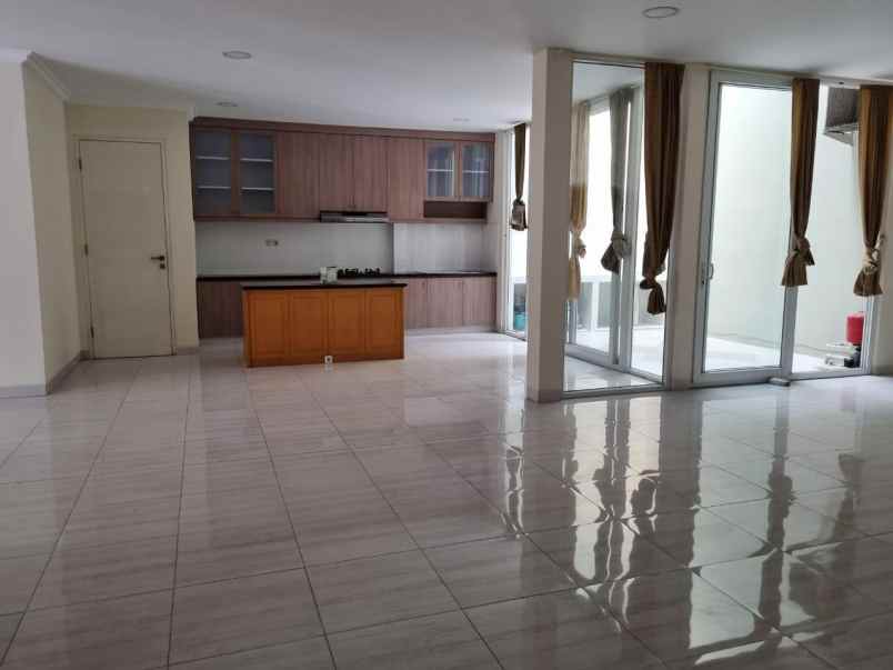 dijual rumah raffles hills cibubur