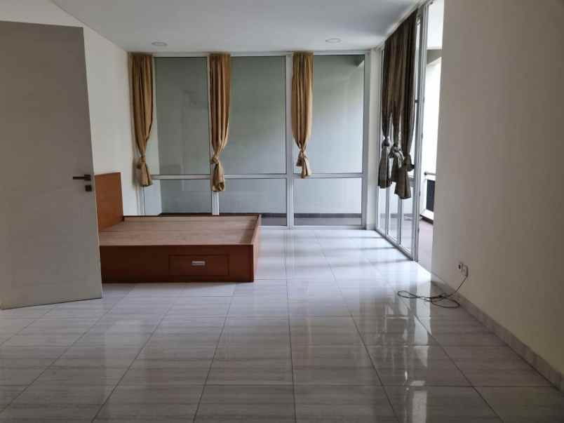 dijual rumah raffles hills cibubur