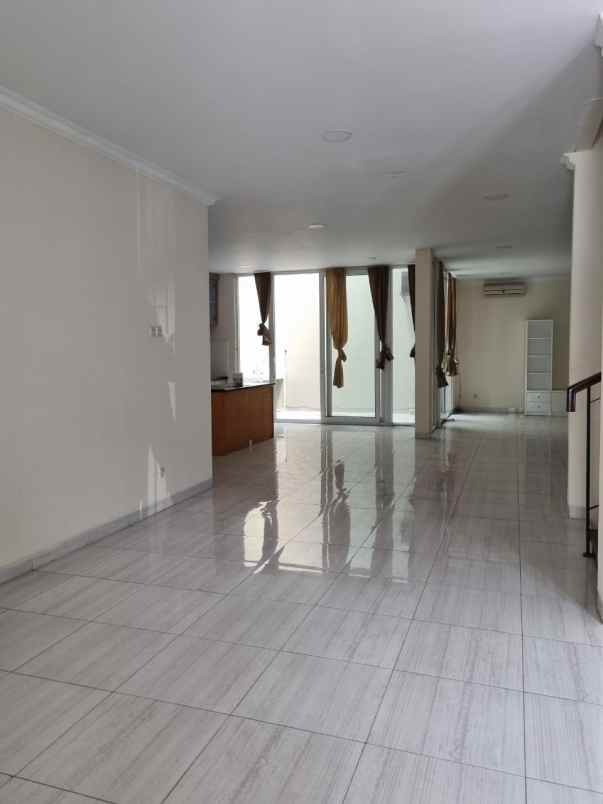 dijual rumah raffles hills cibubur