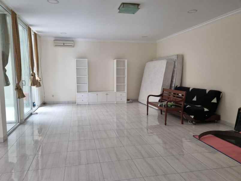 dijual rumah raffles hills cibubur