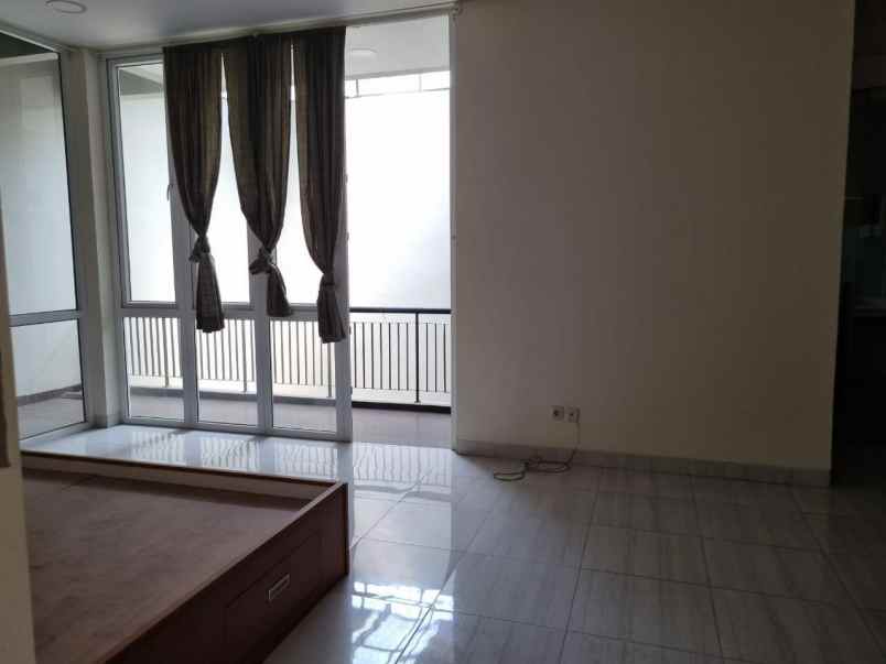 dijual rumah raffles hills cibubur