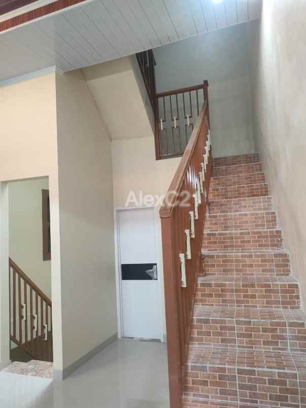 dijual rumah rangkapan jaya