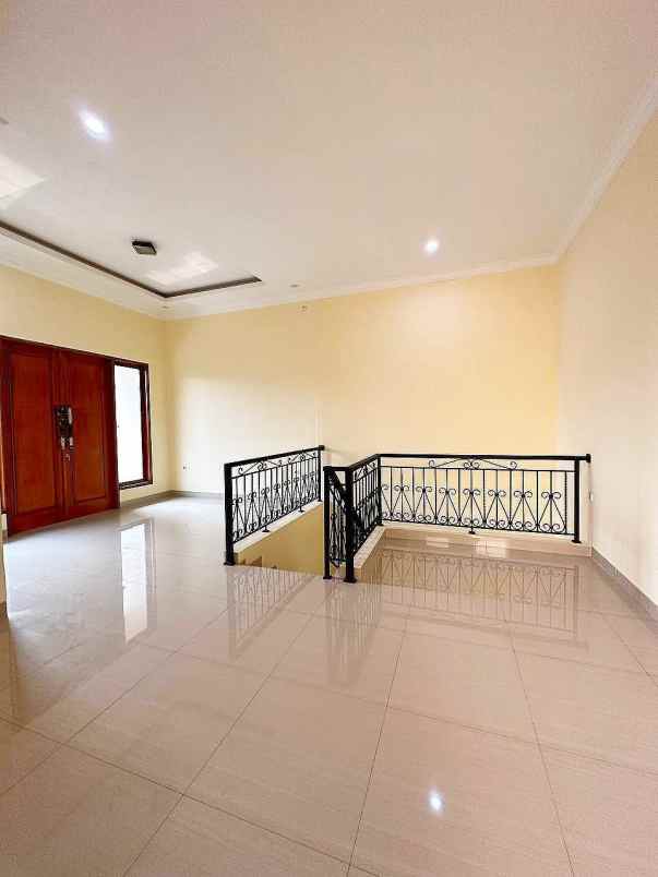 dijual rumah rawamangun