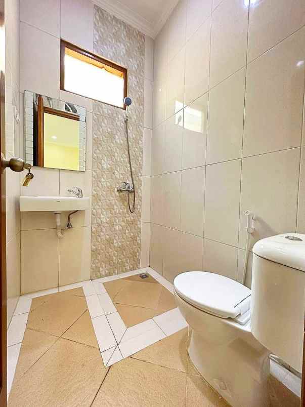 dijual rumah rawamangun