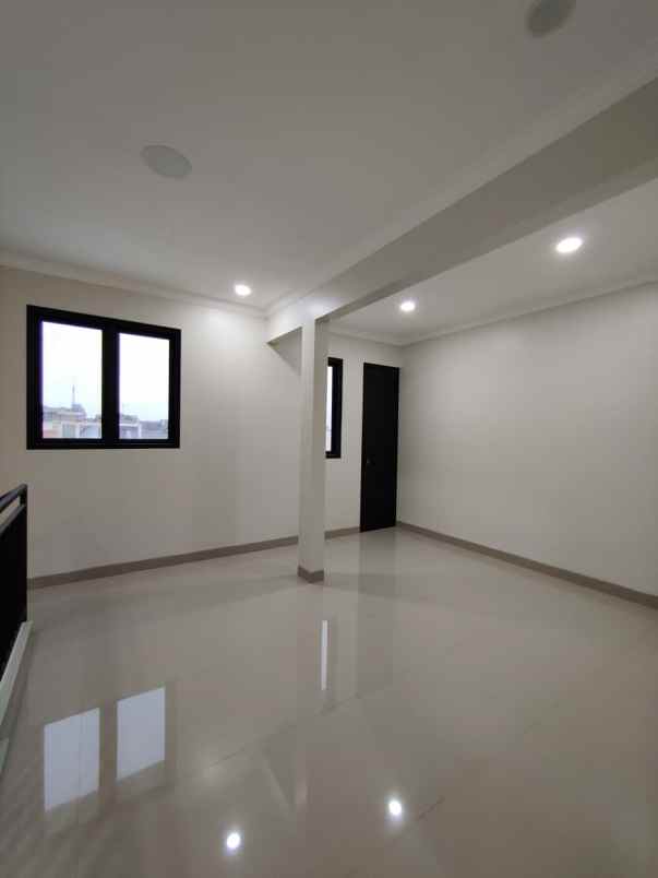 dijual rumah rawamangun jakarta timur