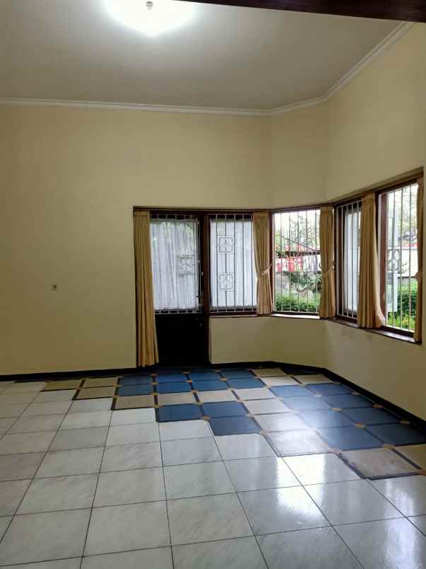 dijual rumah re martadinata citarum bandung