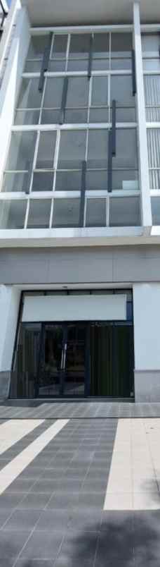 dijual rumah royal crown soho royal