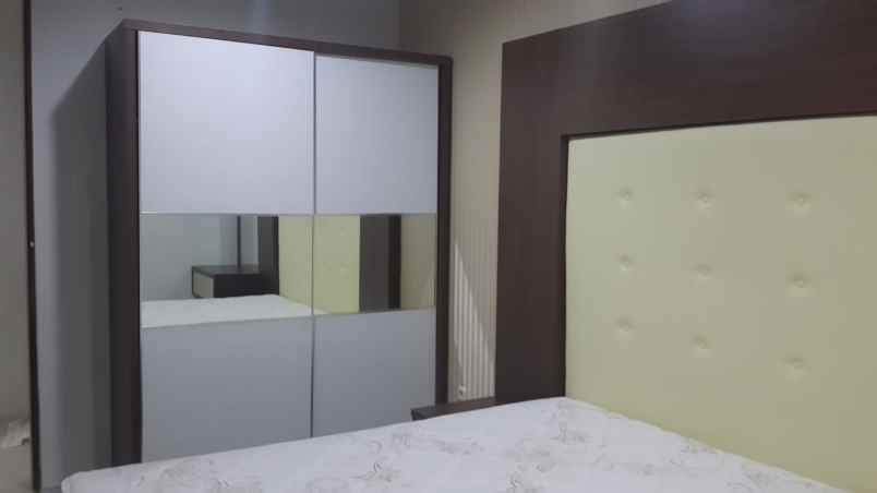 dijual rumah royal park residence