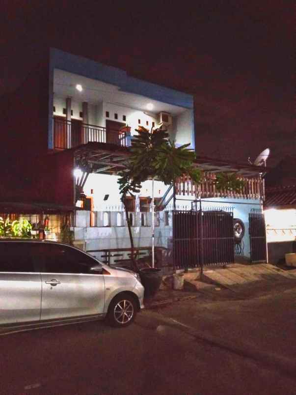 dijual rumah rumah di komplek karang